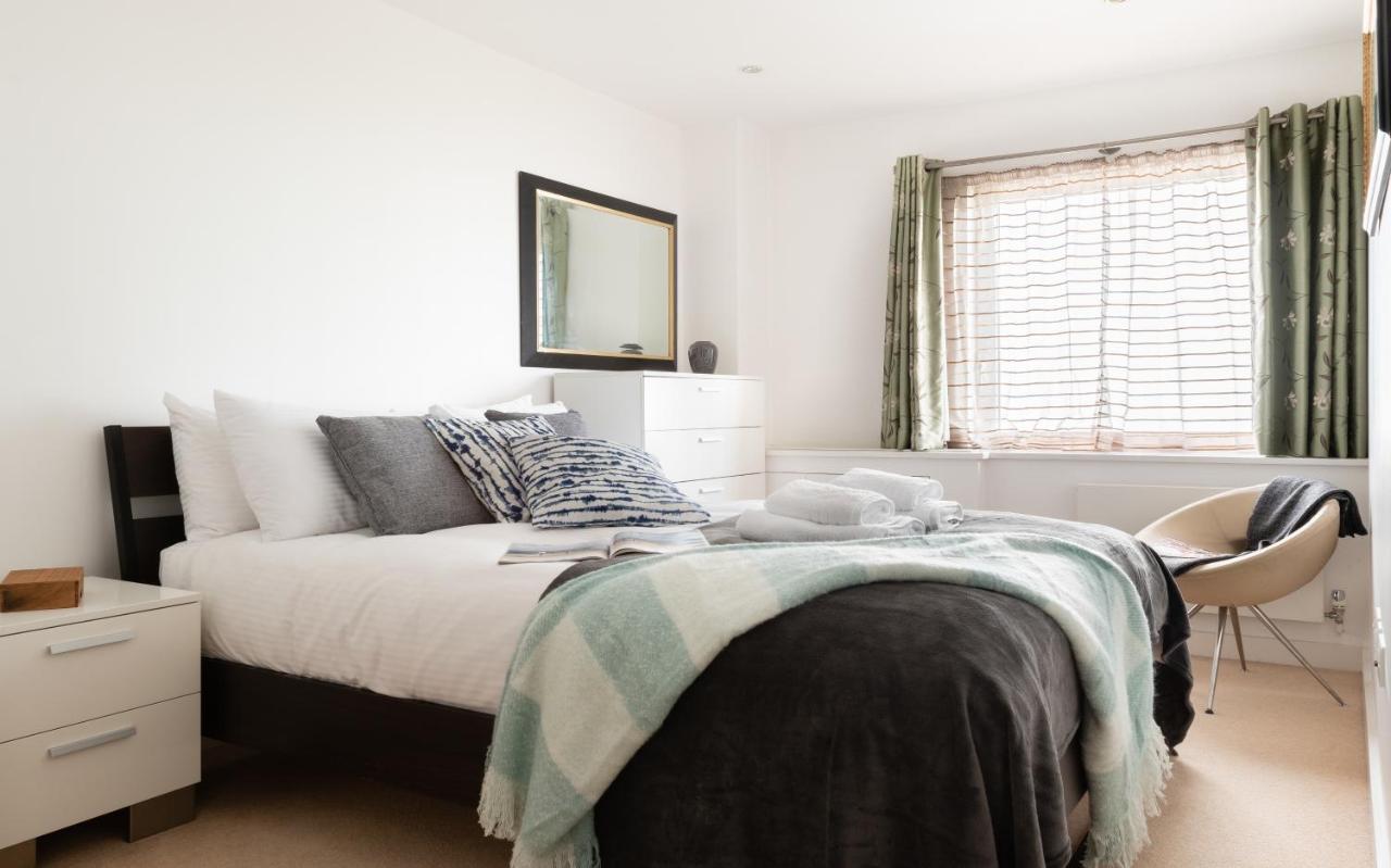 Fabulous 3 Bed 2 Bath Near Victoria Station Apartamento