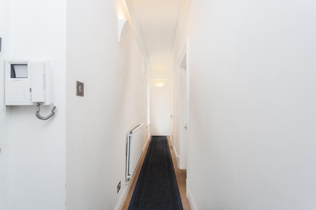 Apartment The Kensington Nest London