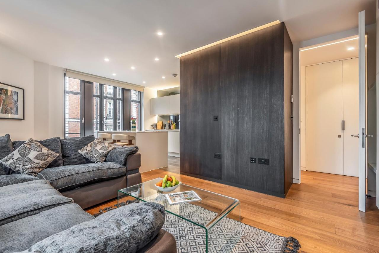 Wigmore Street Apartment *