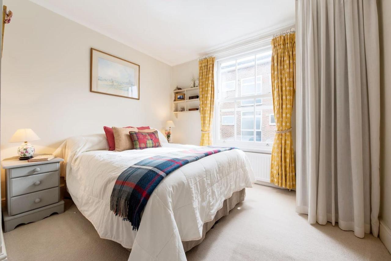 Short Term Let In Fulham * London