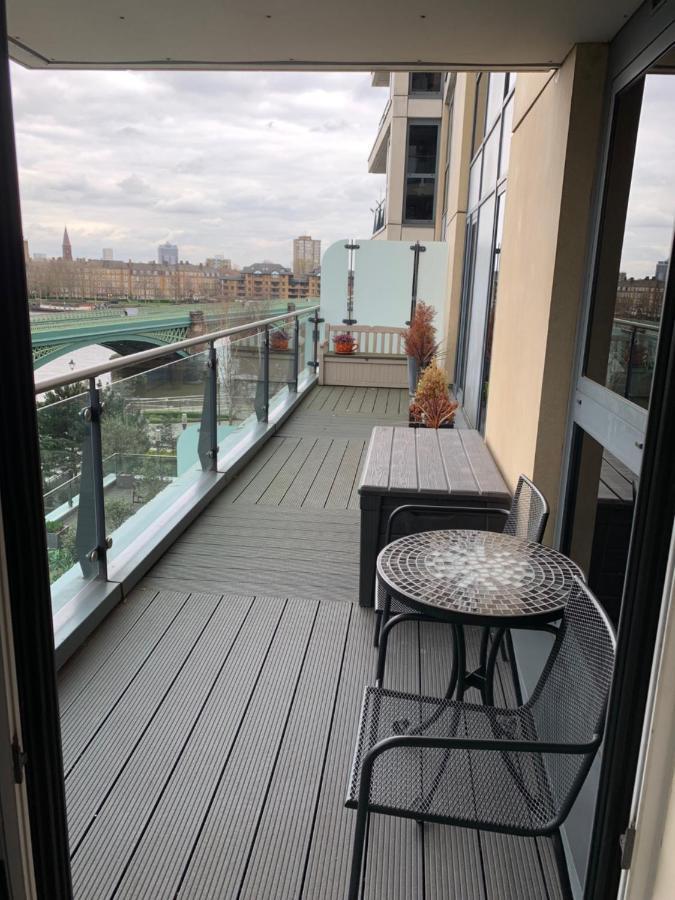 Thames View Apartment, Imperial Wharf Apartment London