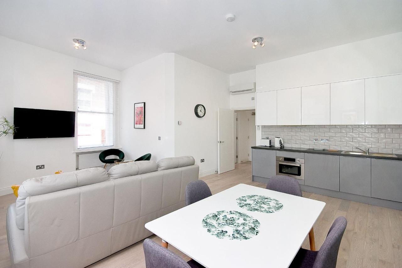 Interlude House B By Living