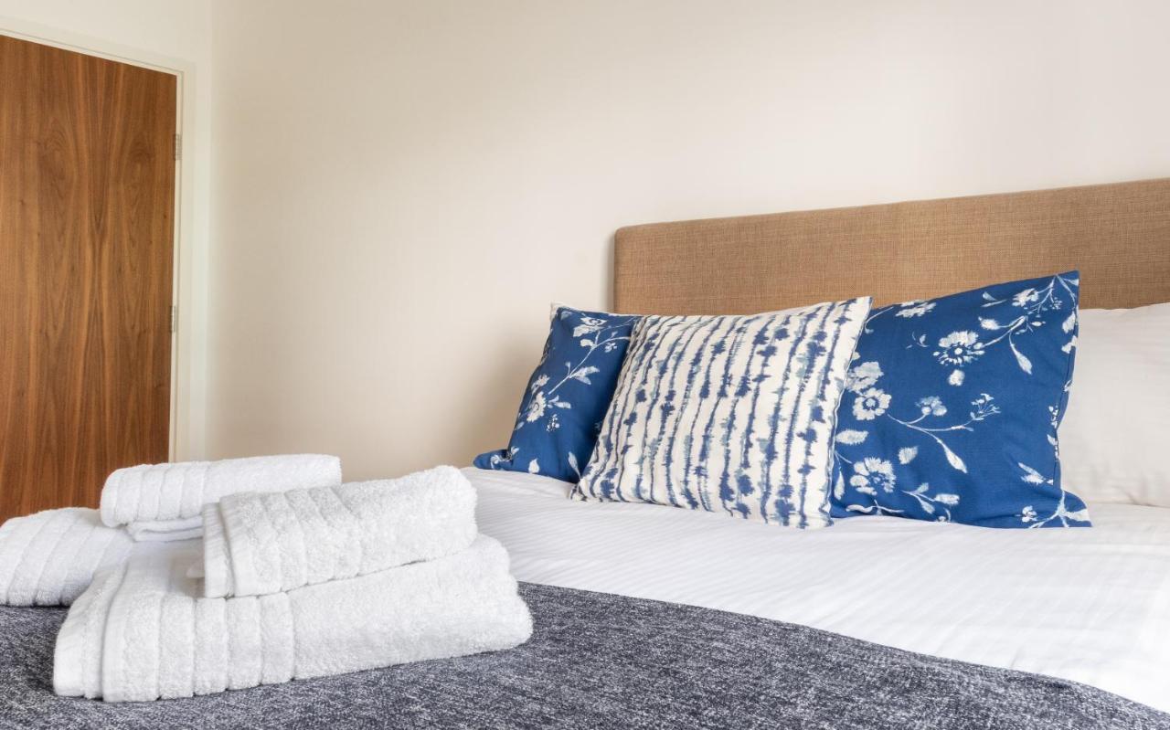 Fabulous 3 Bed 2 Bath Near Victoria Station Apartamento *