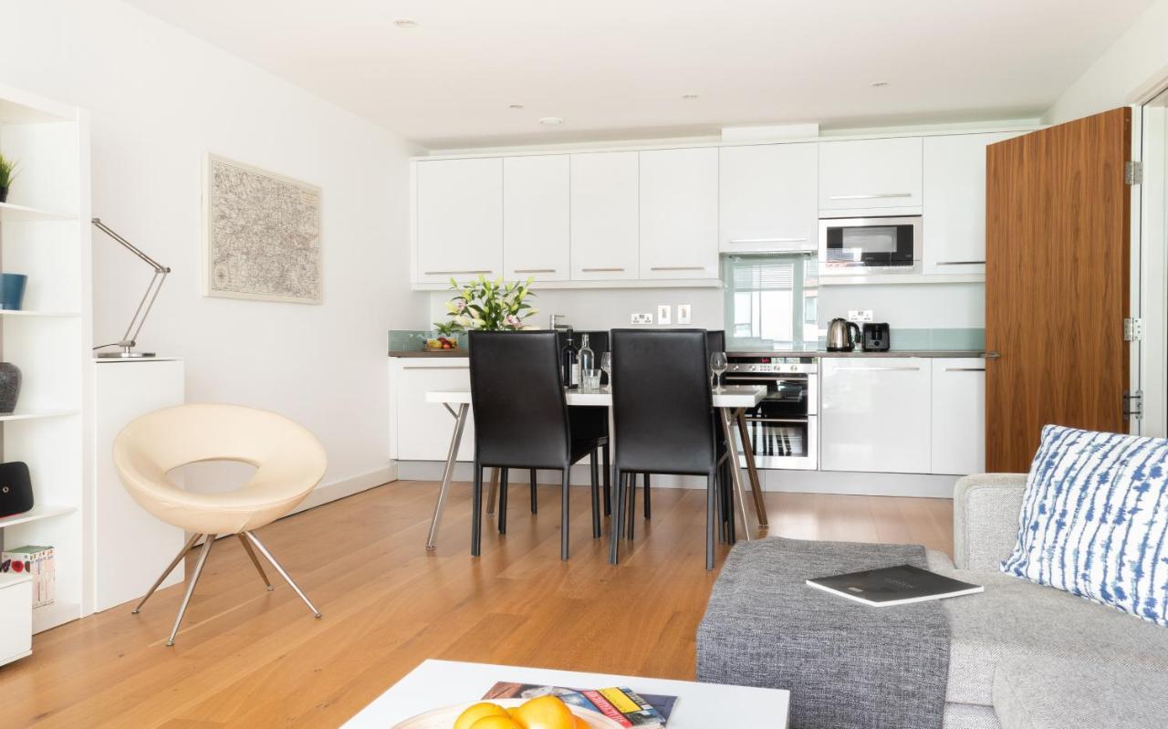 Fabulous 3 Bed 2 Bath Near Victoria Station * Londres