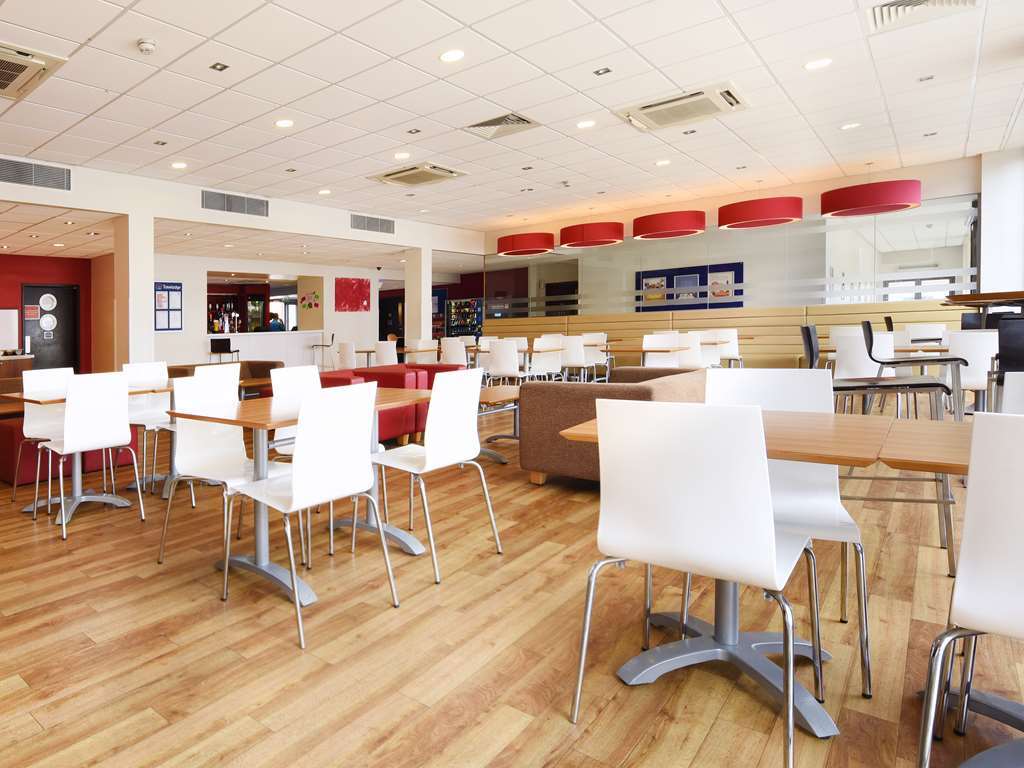 Travelodge Excel Hotel 3*