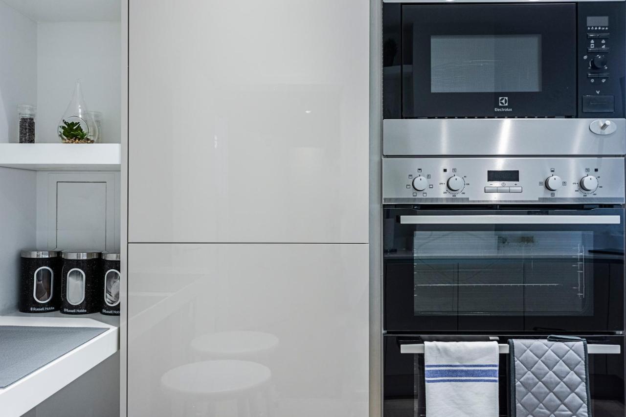 Apartment Chiswick Park 3 Bed 3 Bath West London - Parking London