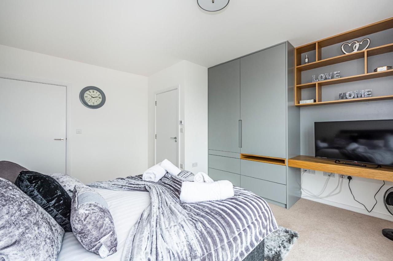 Apartment Chiswick Park 3 Bed 3 Bath West London - Parking London