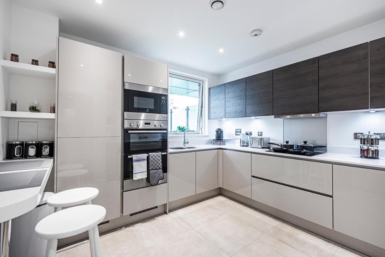Apartment Chiswick Park 3 Bed 3 Bath West - Parking