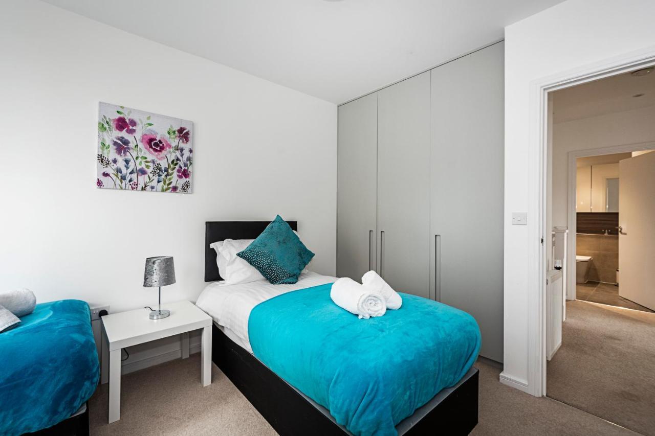 Apartment Chiswick Park 3 Bed 3 Bath West London - Parking London