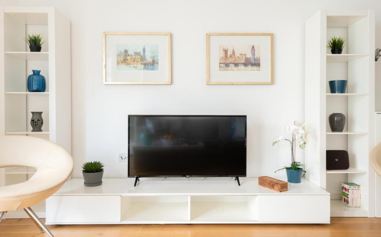 Fabulous 3 Bed 2 Bath Near Victoria Station Apartamento *