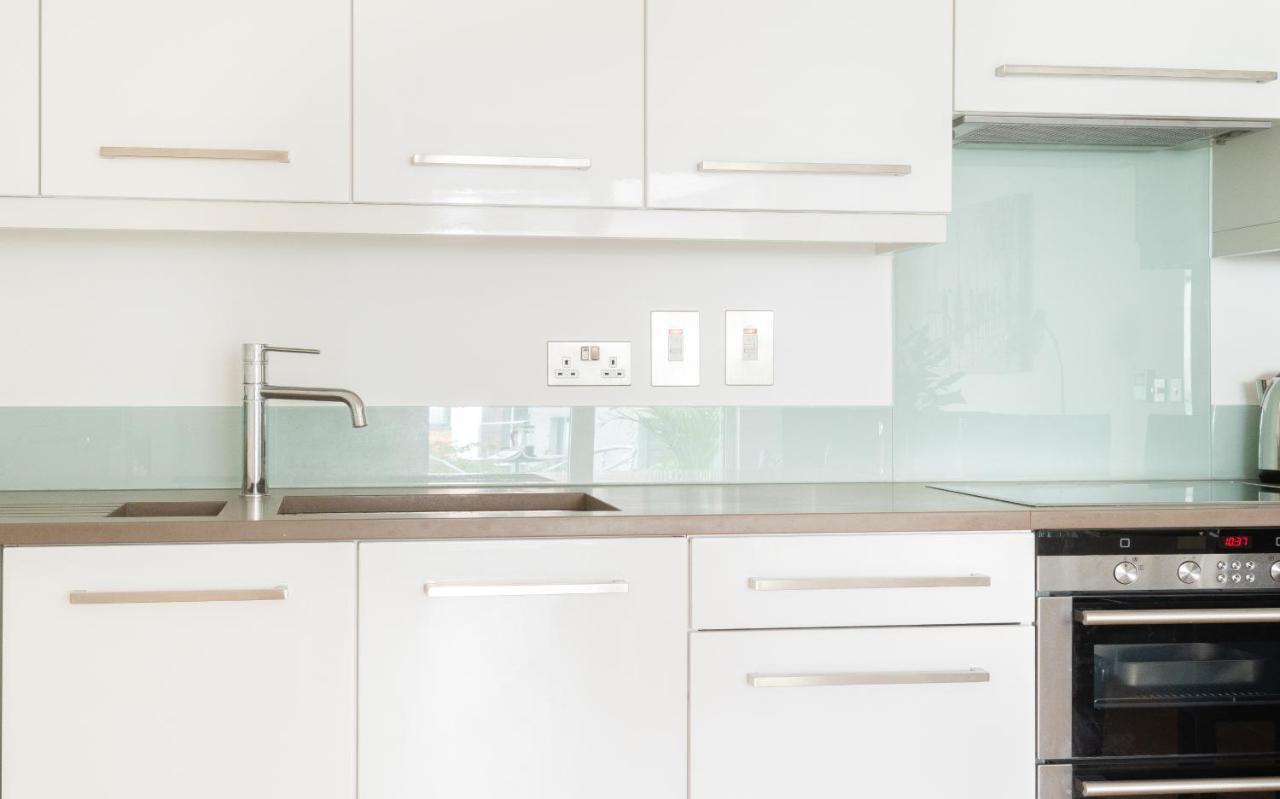 Fabulous 3 Bed 2 Bath Near Victoria Station Apartamento
