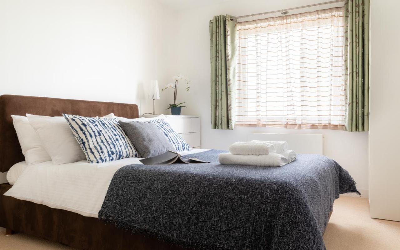 Fabulous 3 Bed 2 Bath Near Victoria Station * Londres