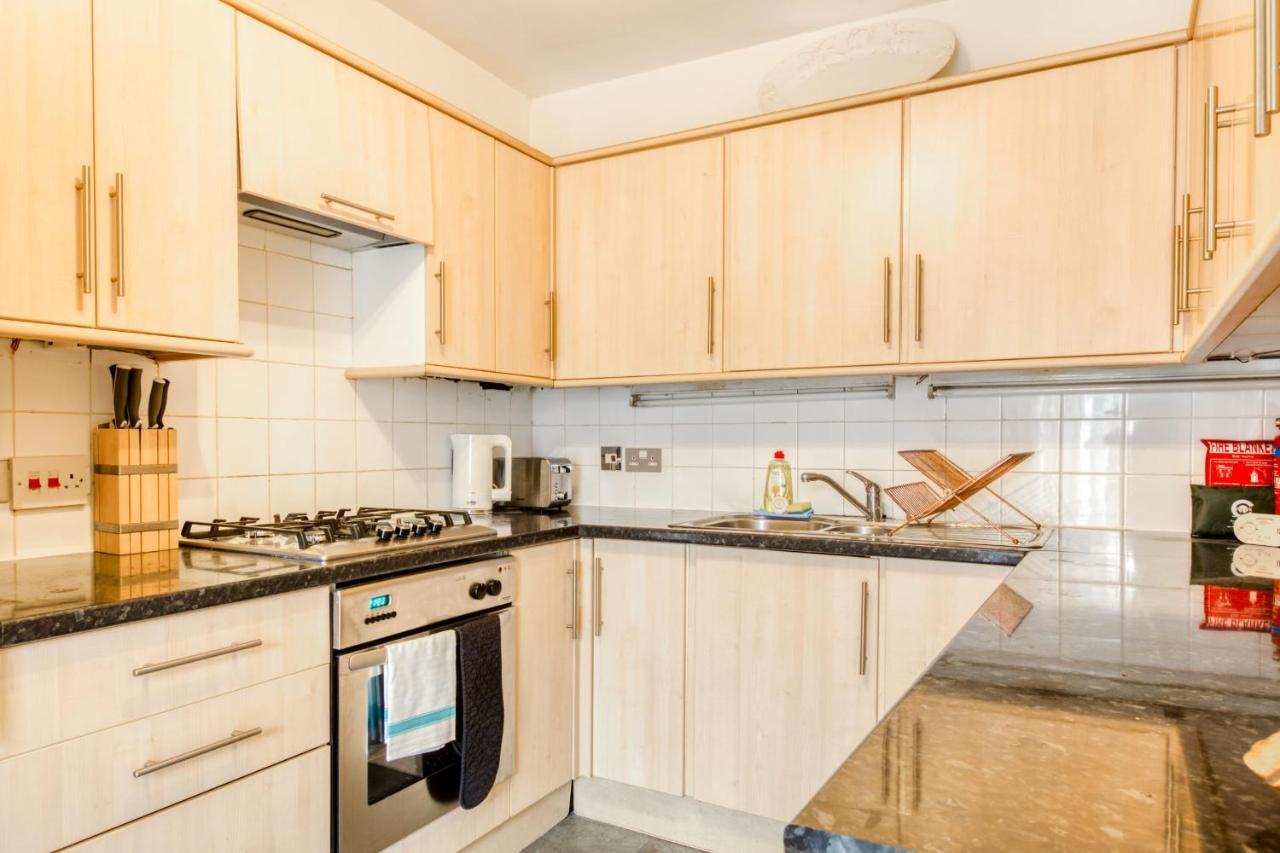 2bed W/ Covered Patio, 5 Mins To Paddington Stn *