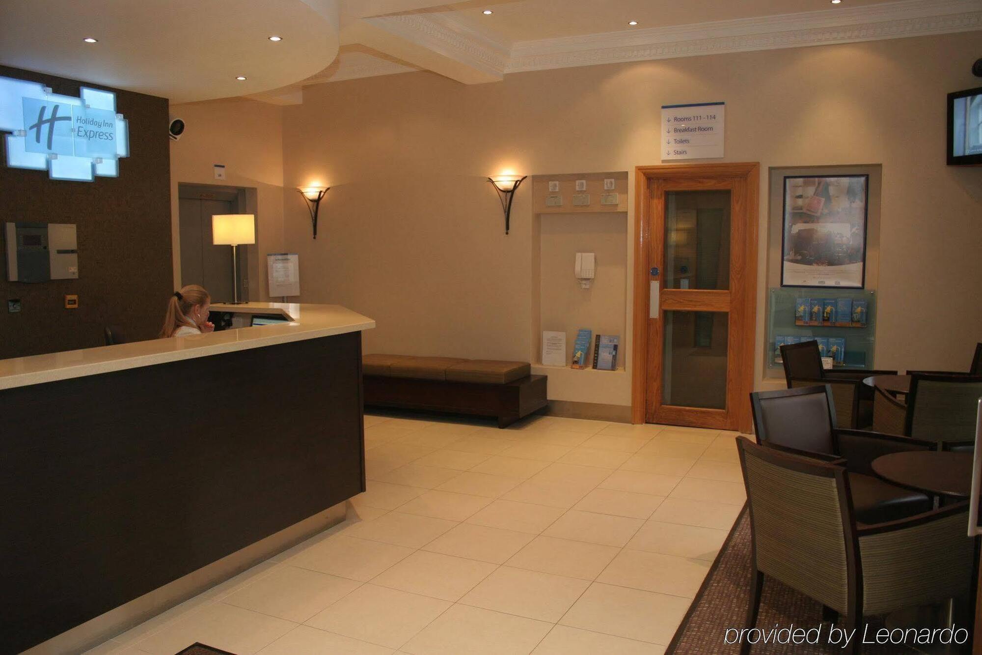 Hotel Express Victoria By Ihg London
