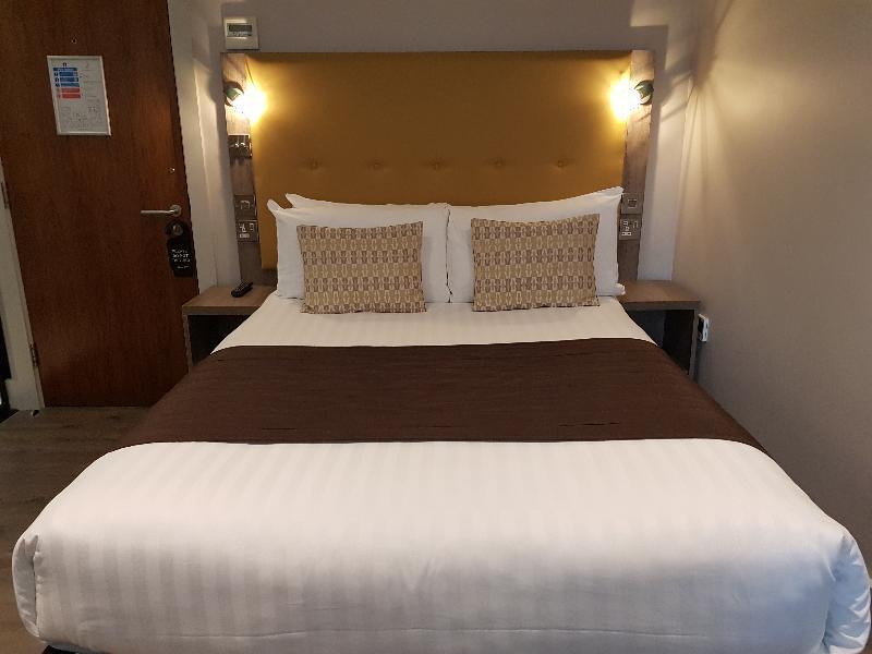 Euston Square 3*
