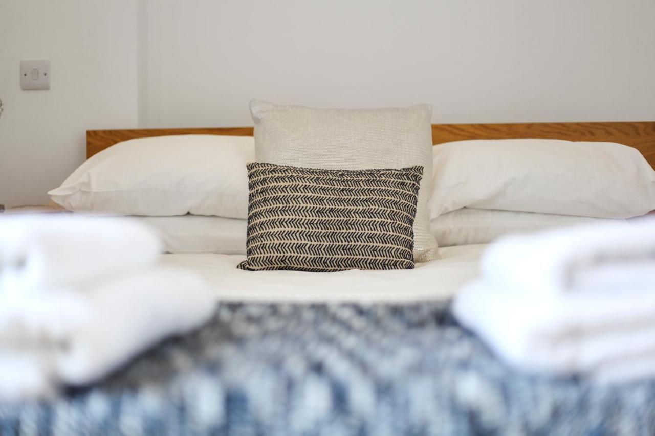 2 Bed Executive Near Camden Market Free Wifi London