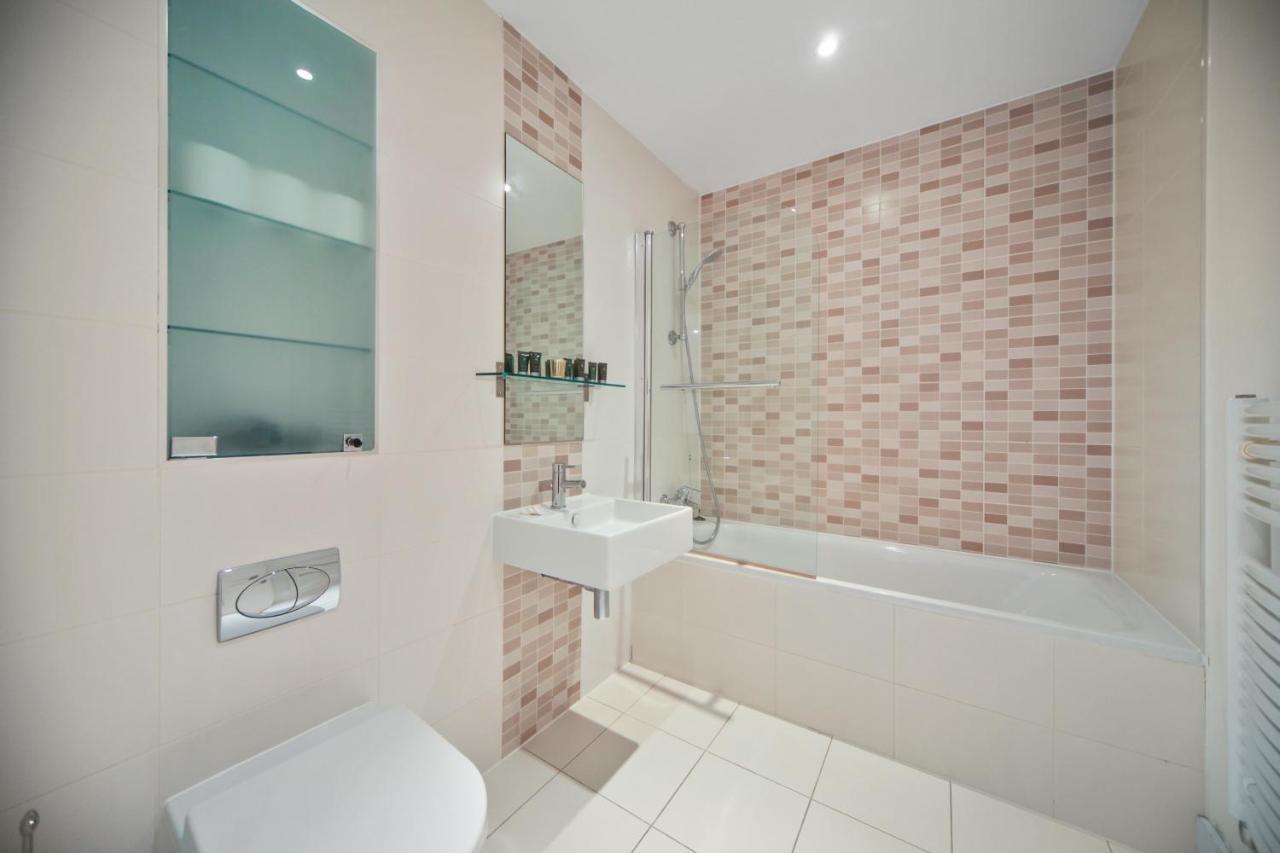 2 Bed Executive Near Camden Market Free Wifi Apartment *