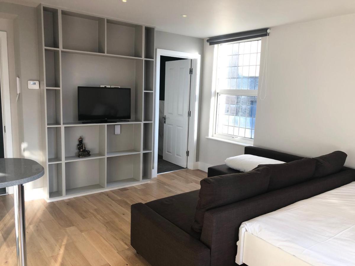 Stylish Maisonette And In Victoria