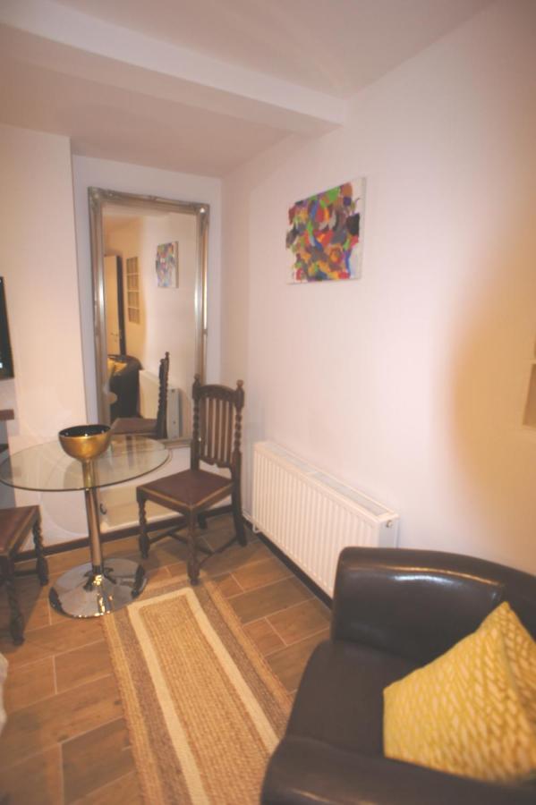Brompton House Apartment *