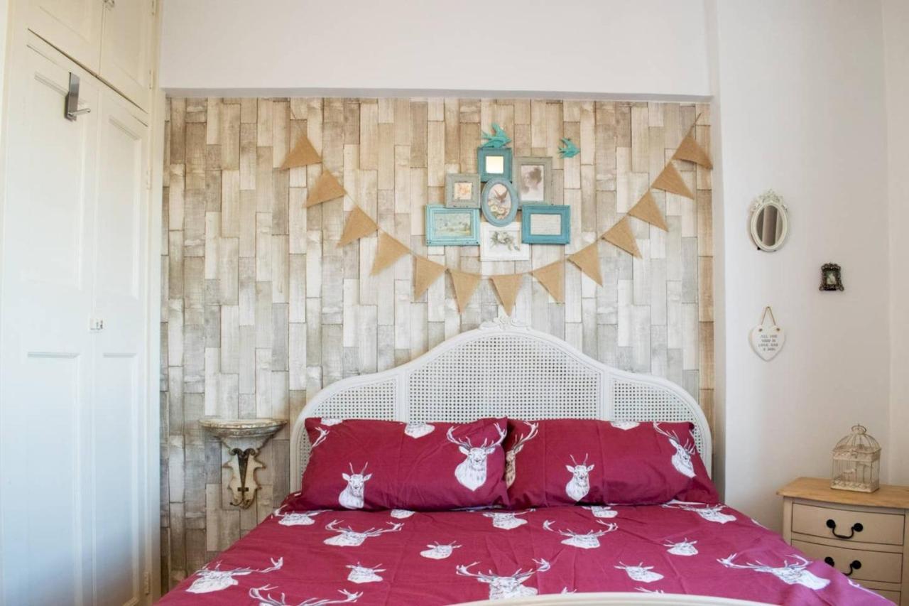 Apartment Beautifully Decorated Contemporary 2 Bedroom Flat *