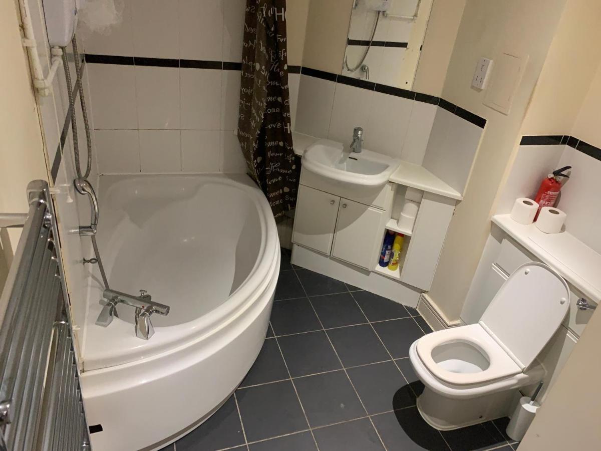 Capital Docklands Guest house *