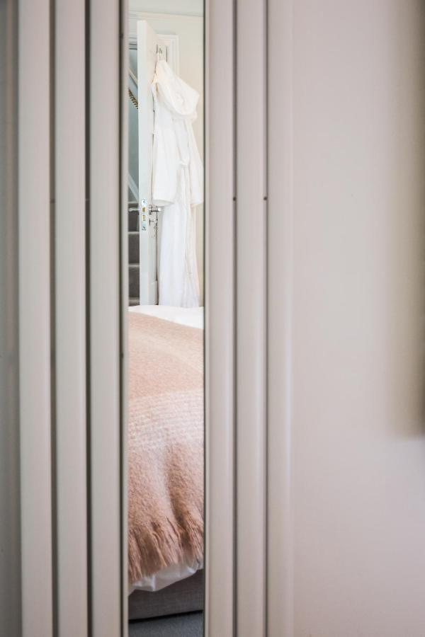 Magnificent House For 6 In Fulham With Back Garden Holiday home