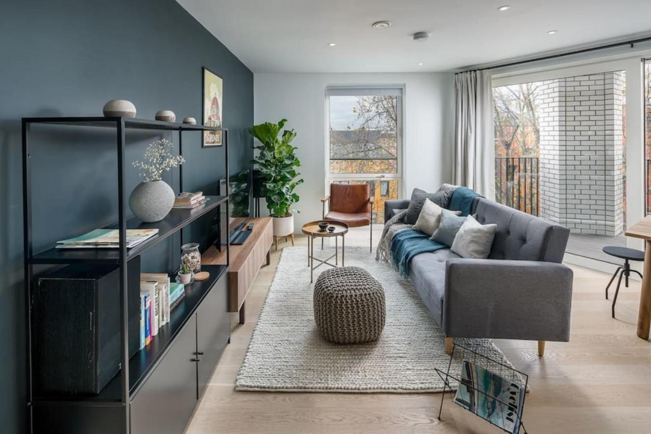 Modern 2 Bed Sleeps 6 W Gym & Balcony In Southwark * London