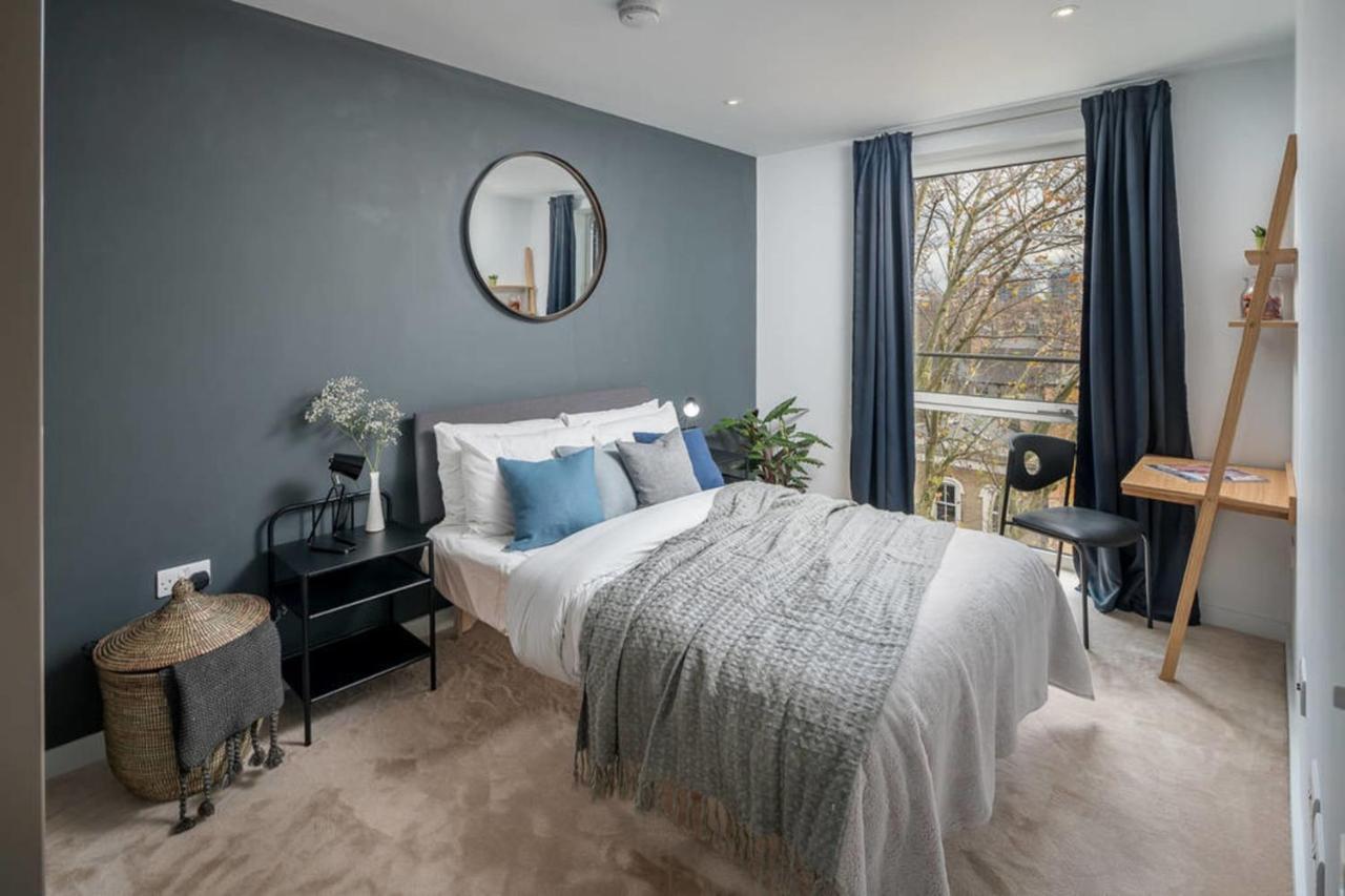 Modern 2 Bed Sleeps 6 W Gym & Balcony In Southwark *