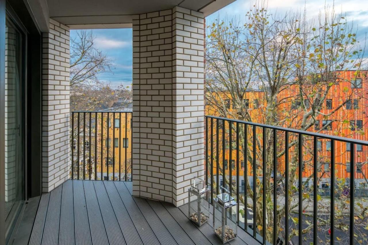 Modern 2 Bed Sleeps 6 W Gym & Balcony In Southwark * London