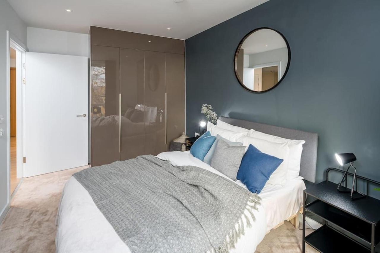 Modern 2 Bed Sleeps 6 W Gym & Balcony In Southwark Apartment London