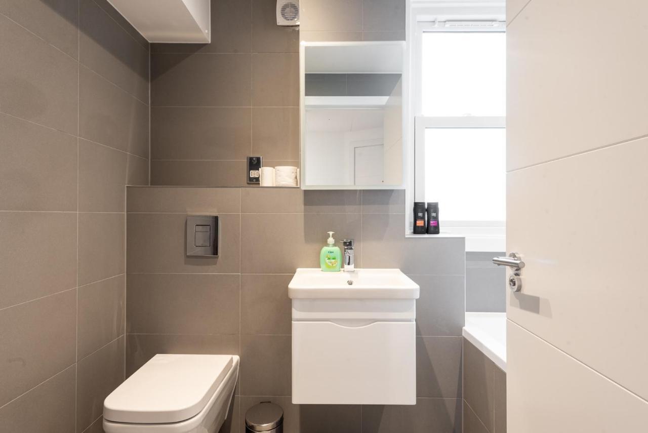 Parkside Apartment *