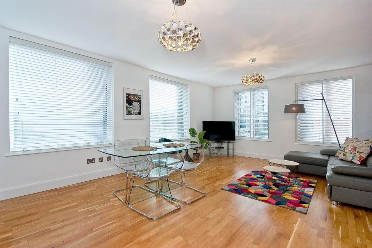 Mulberry Flat 6 - Two Bedroom 3rd Floor By Living Holiday home *