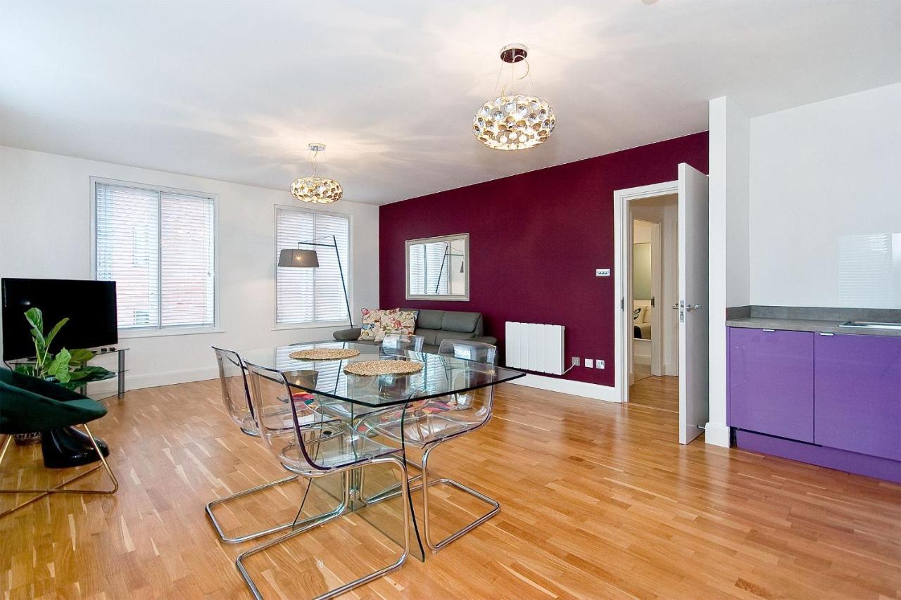 Mulberry Flat 6 - Two Bedroom 3rd Floor By Living London