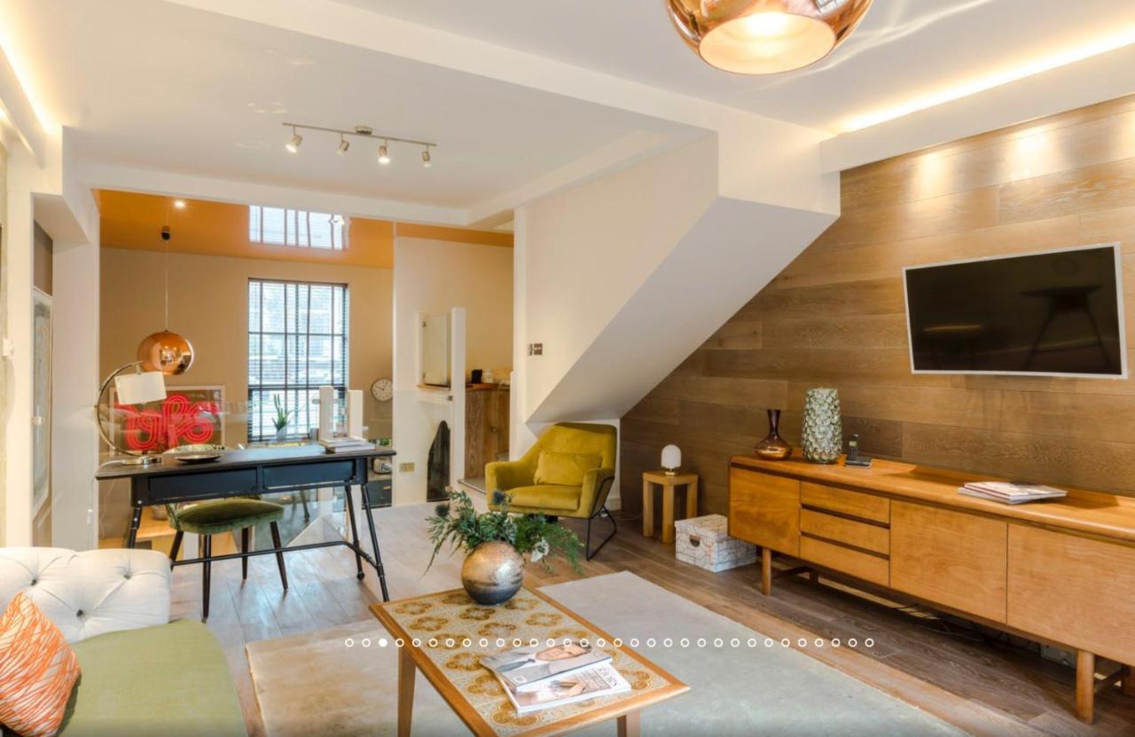 Neon Melody - Playful 2 Bedrooms By Bridge Apartment *