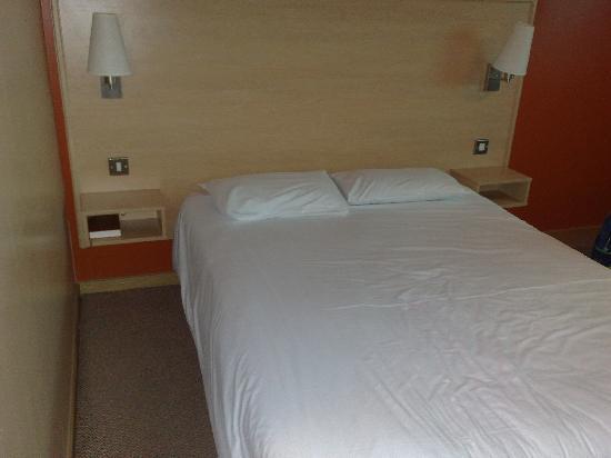 Travelodge Airport Hotel 3*