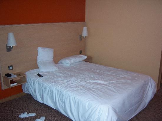 Travelodge Airport Hotel London