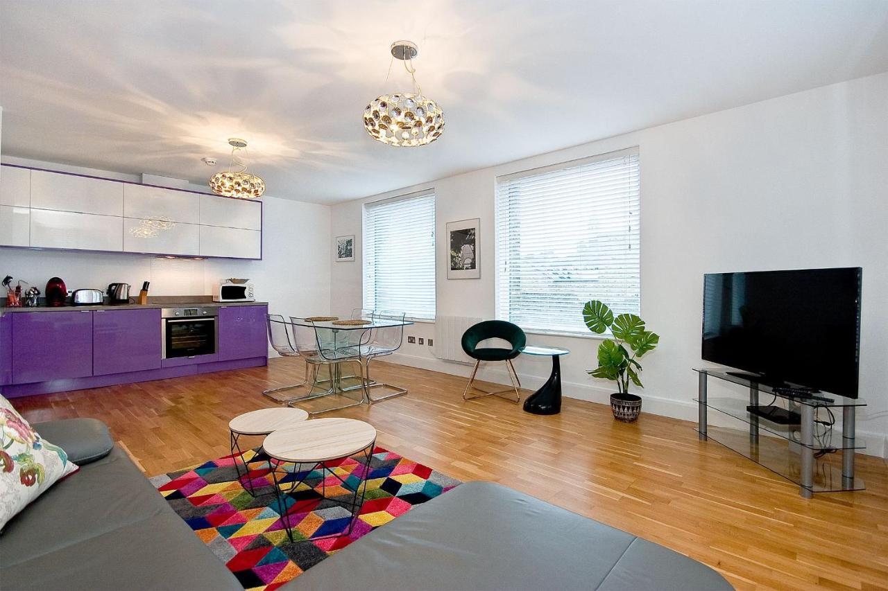 Mulberry Flat 6 - Two Bedroom 3rd Floor By Living London