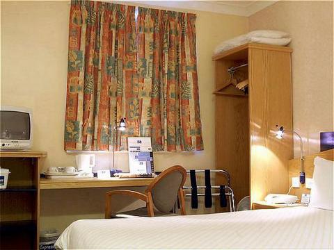 Hotel Express Victoria By Ihg London