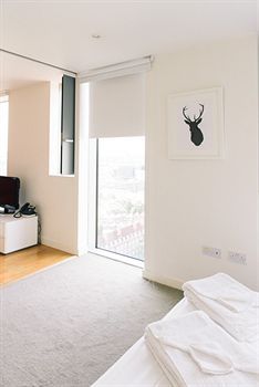 Apartment Sky London