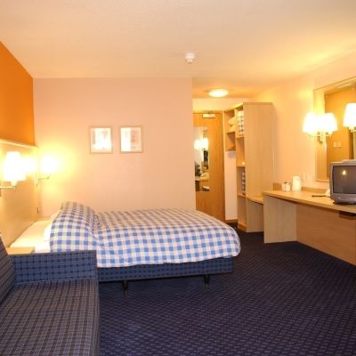 Travelodge Airport Hotel 3*