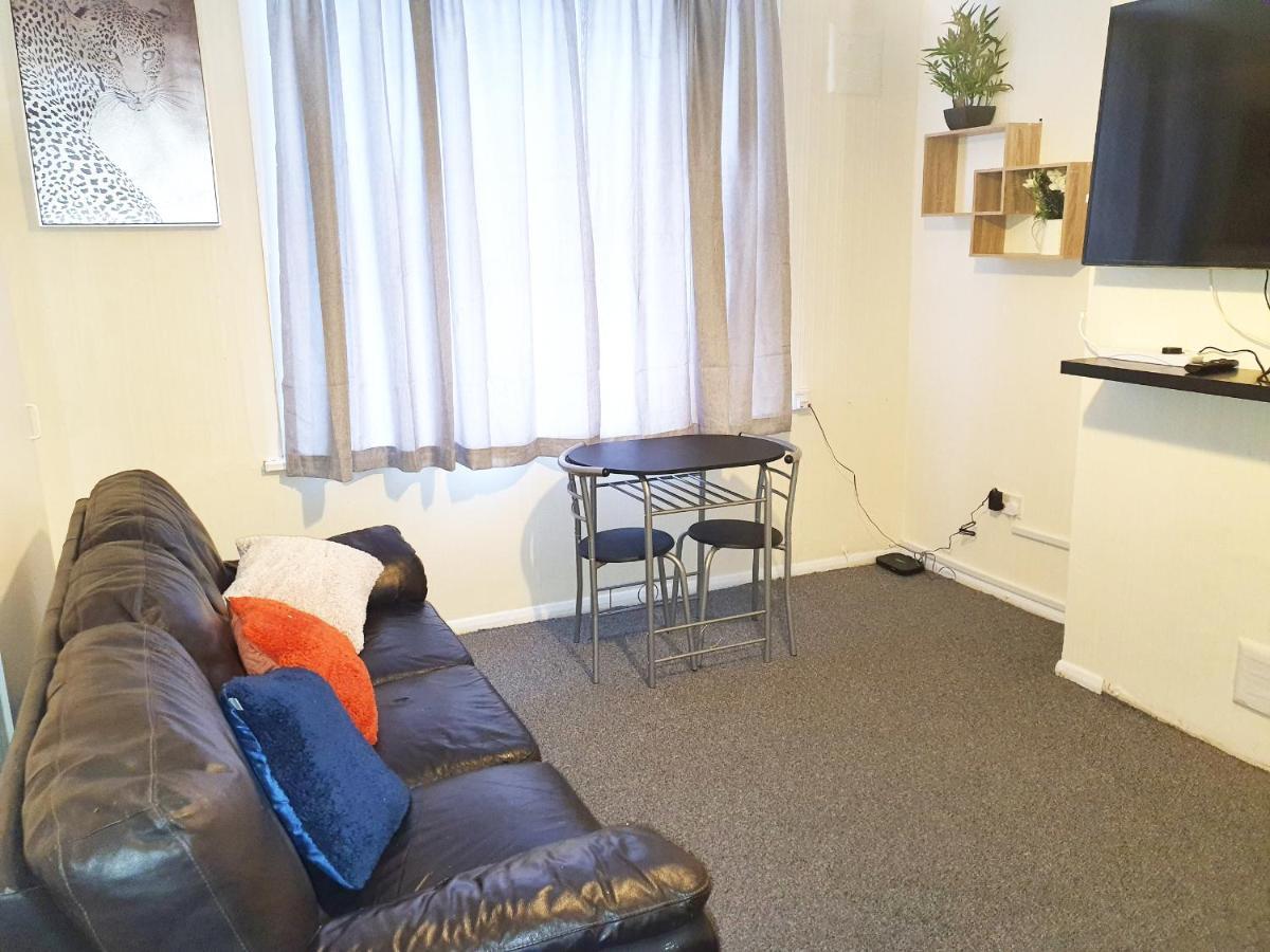 Beautiful Two Bedroom Near O2 Arena Apartamento