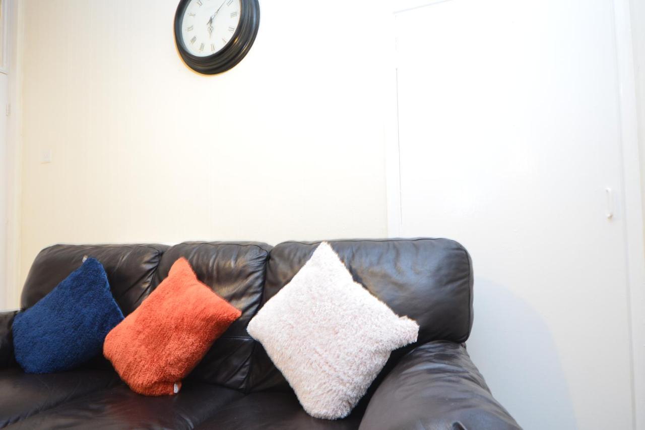 Apartamento Beautiful Two Bedroom Near O2 Arena Londres