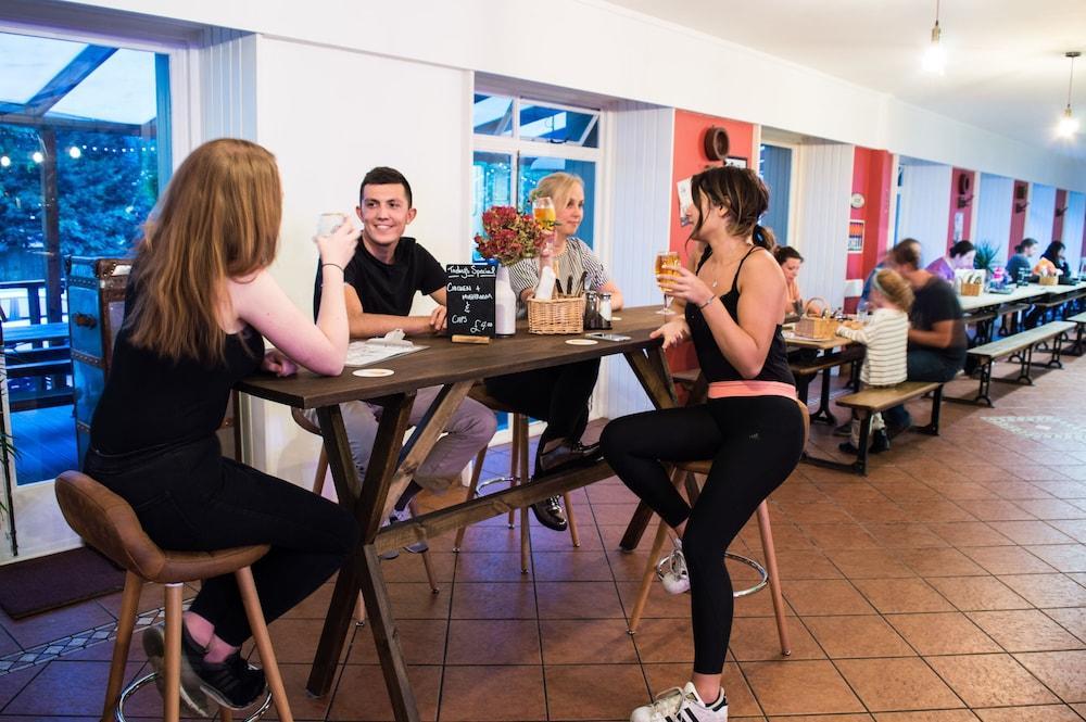 Hostel Palmers Hillspring At Willesden *