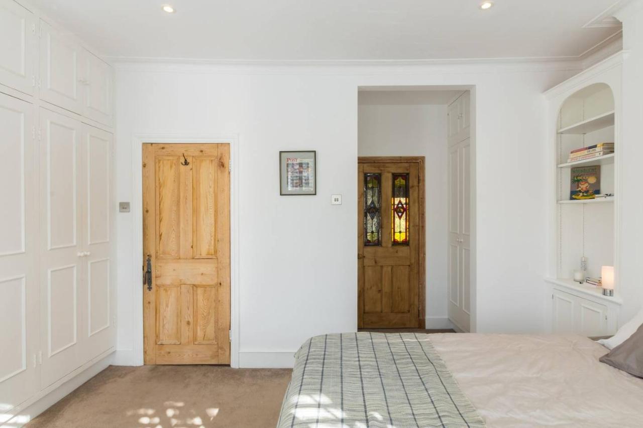 Fabulous 4-bed House In Fulham With Garden! Holiday home