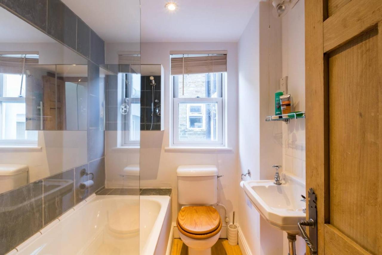 Holiday home Fabulous 4-bed House In Fulham With Garden! London