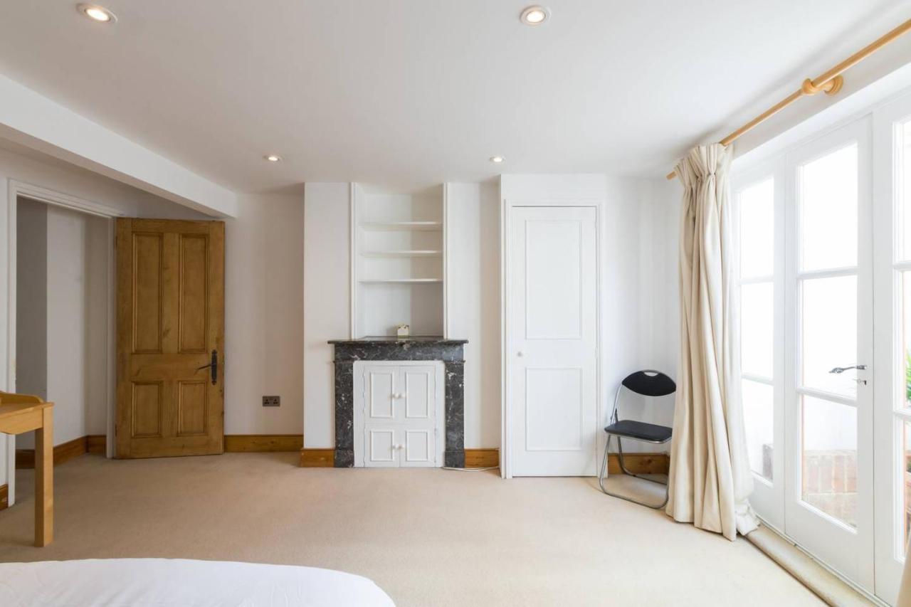 Holiday home Fabulous 4-bed House In Fulham With Garden! London
