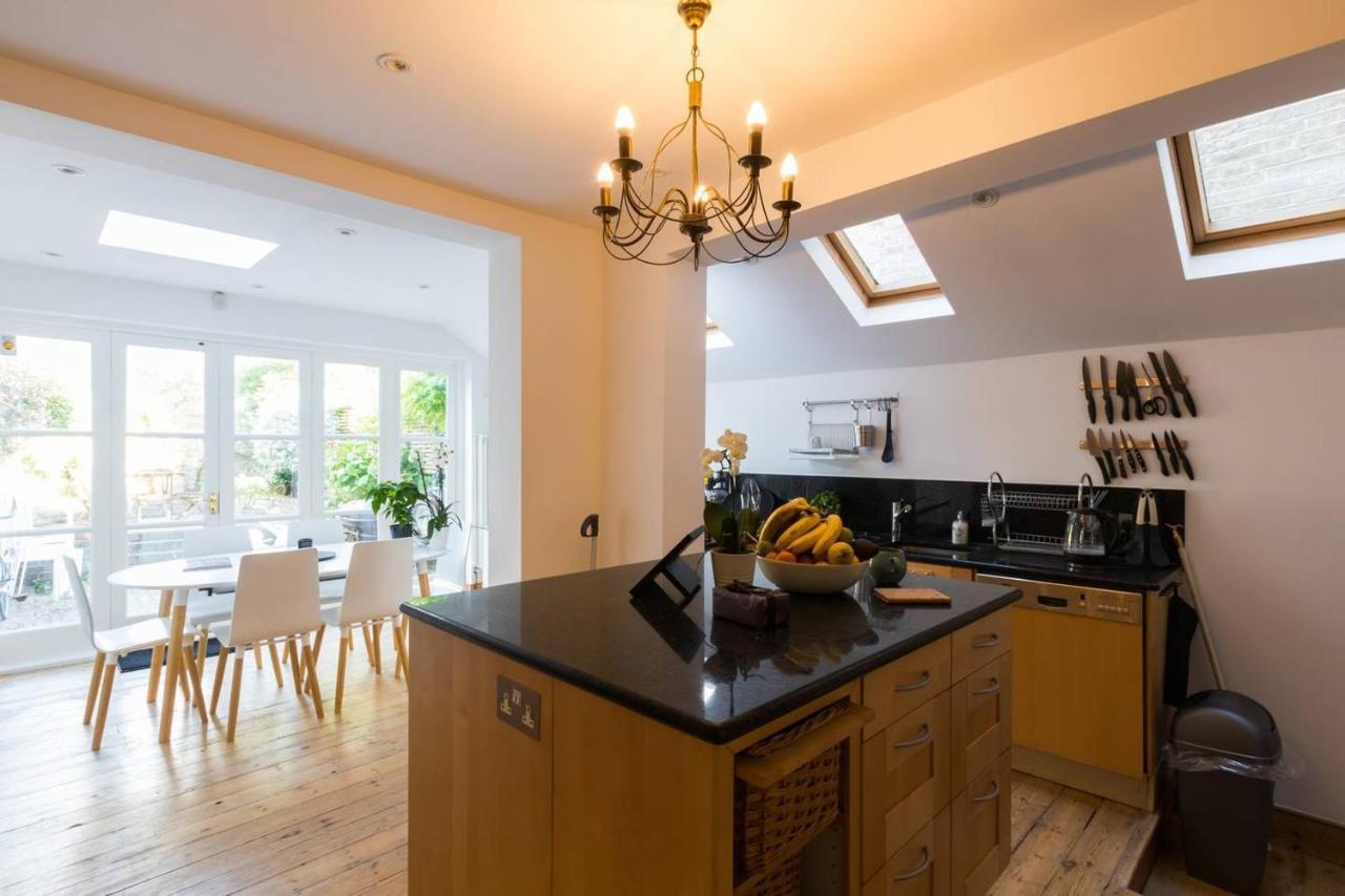 Fabulous 4-bed House In Fulham With Garden! Holiday home