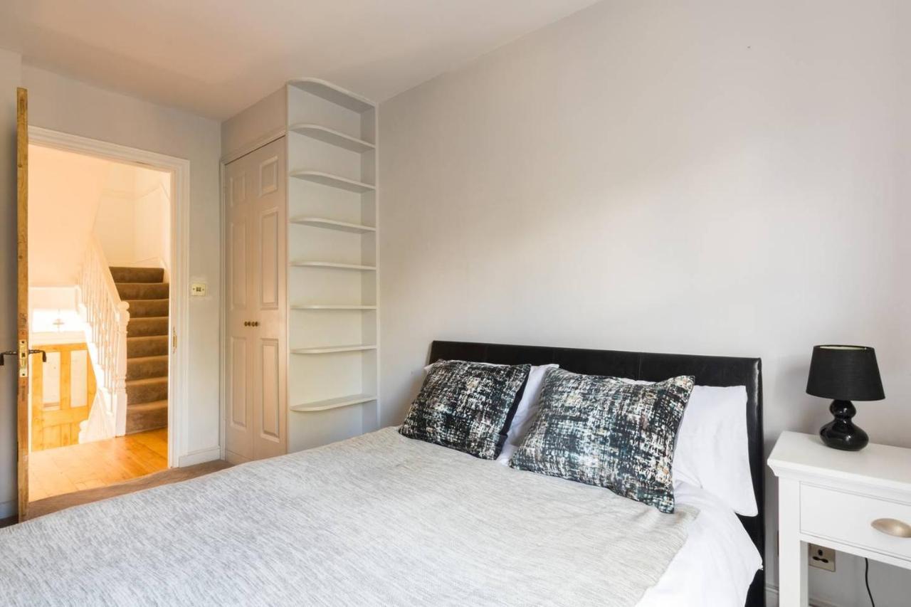Fabulous 4-bed House In Fulham With Garden!