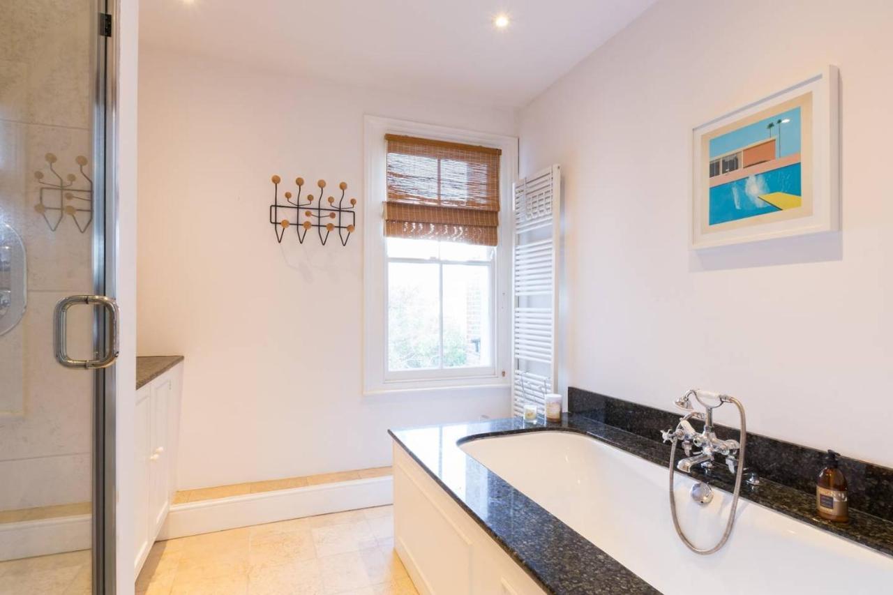 Holiday home Fabulous 4-bed House In Fulham With Garden! London