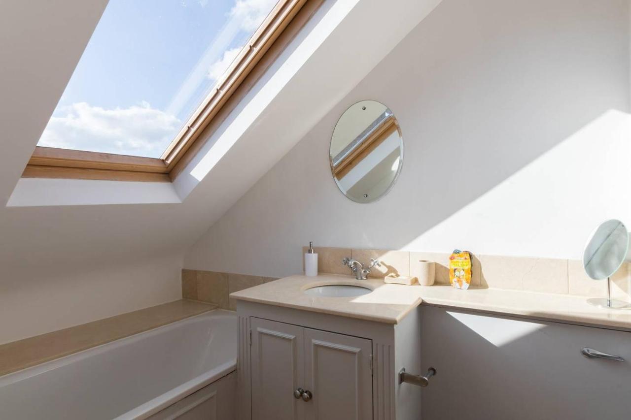 Holiday home Fabulous 4-bed House In Fulham With Garden! London